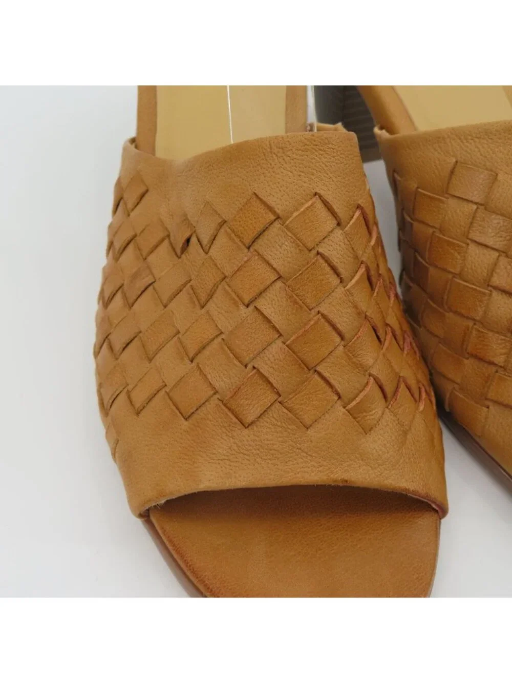 Trotters Women 7 N Brown Leather Basketweave Woven Slide Heels Sandals Shoes